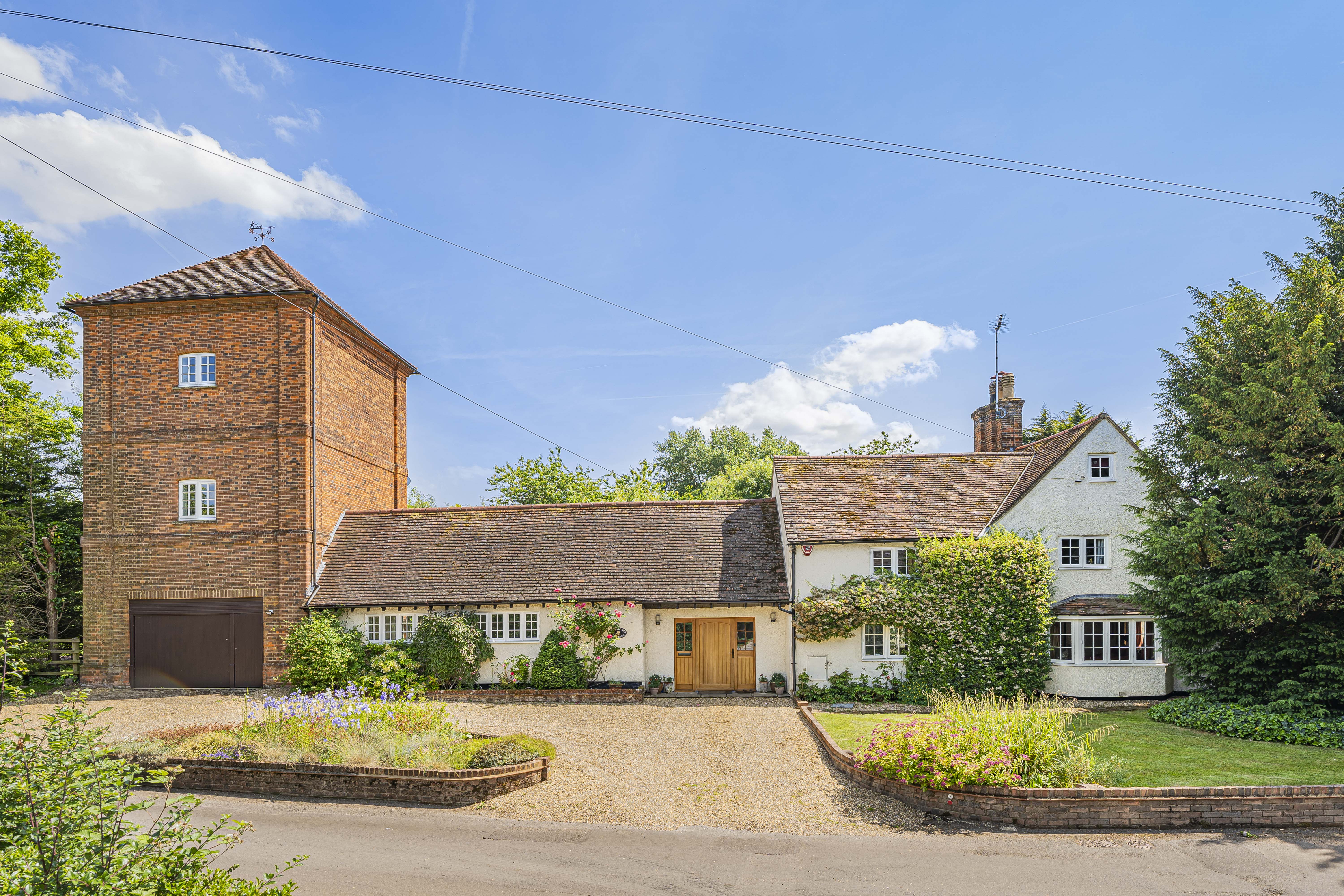 5 bedroom detached house for sale 0