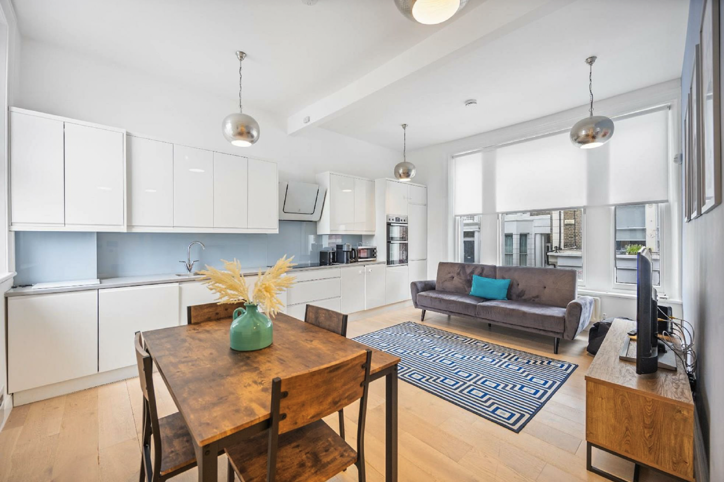 5 bedroom semi-detached house for sale 0