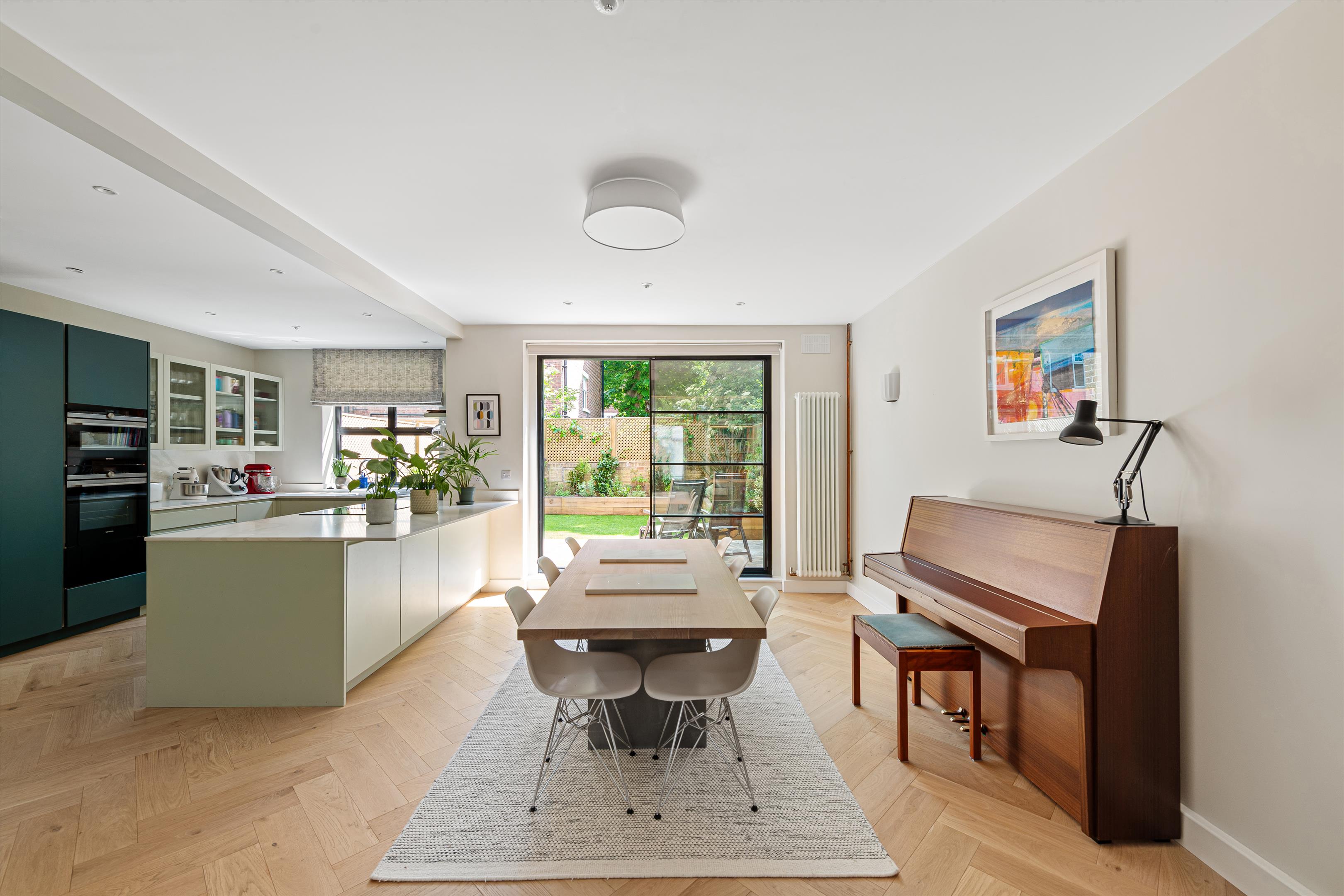 6 bedroom terraced house for sale 0