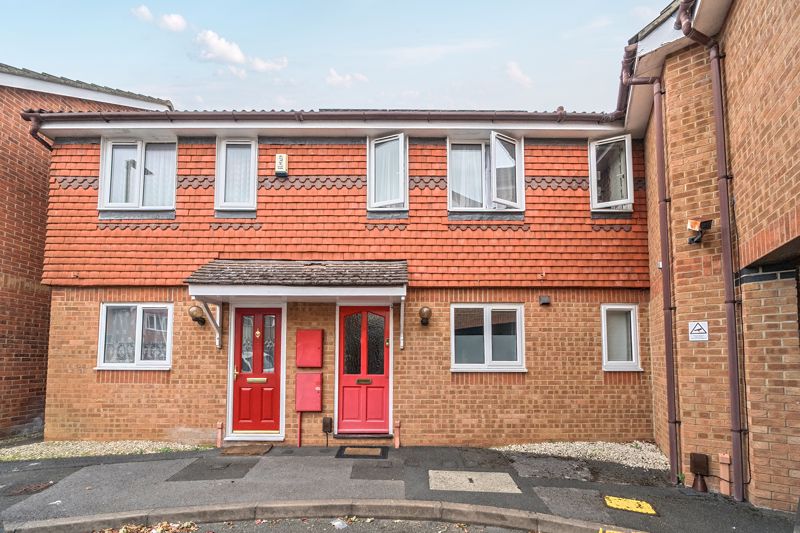 2-bed terraced on 5, Costar Close, Oxford, £285,000