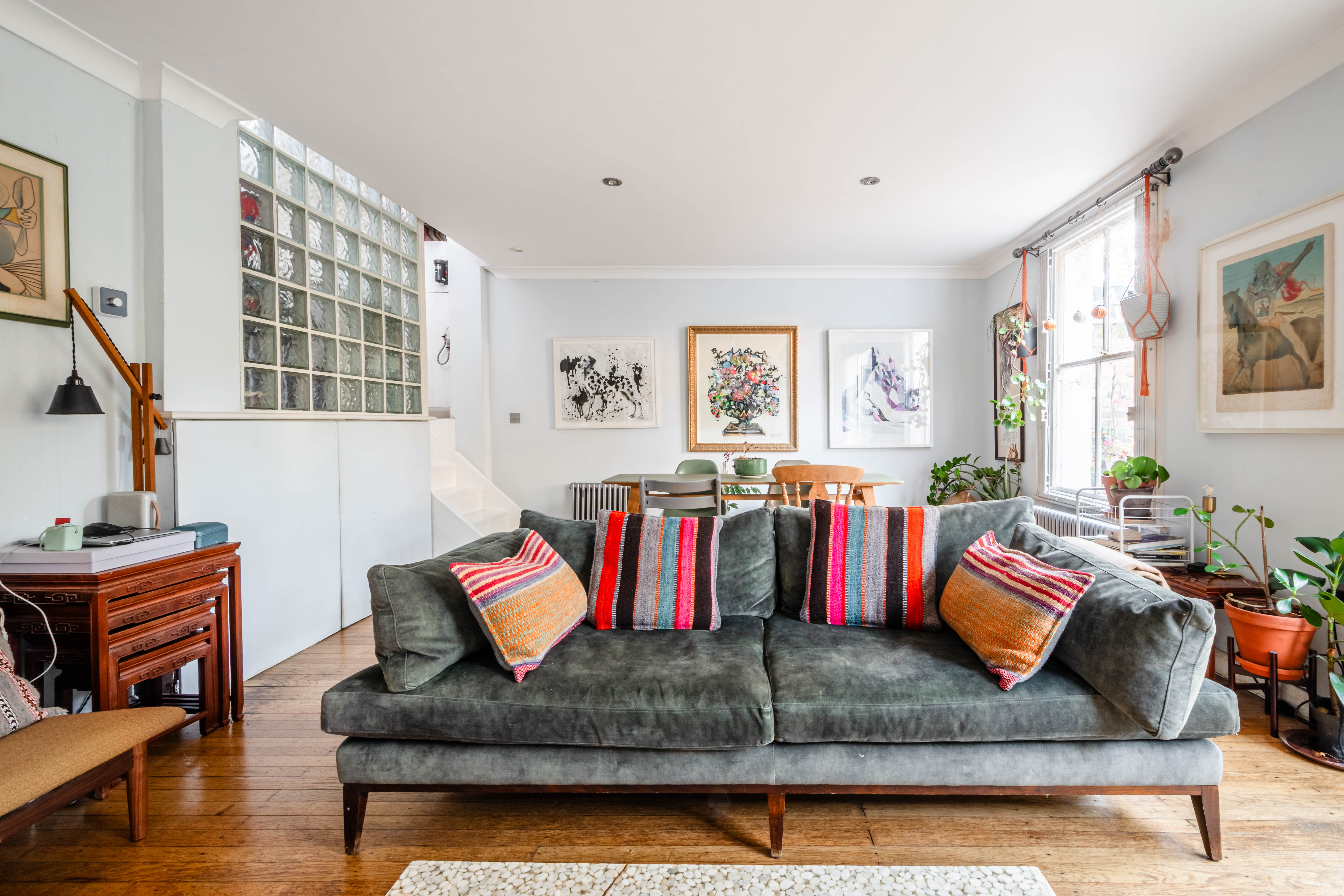 3 bedroom flat for sale 0