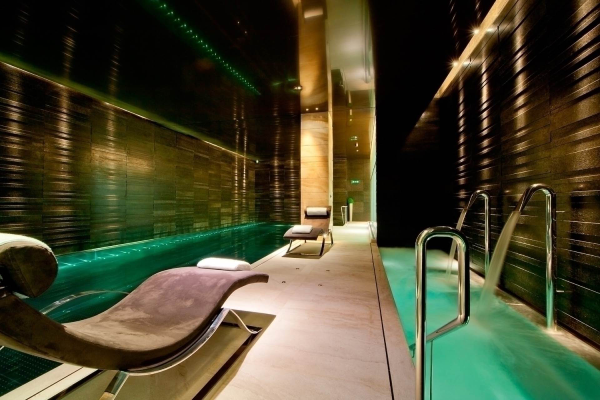 5 bedroom flat for sale 0