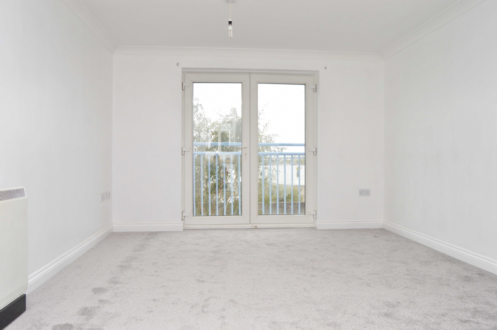 Free property report 27 Worthing Close, Grays, RM17 6WB Chimnie