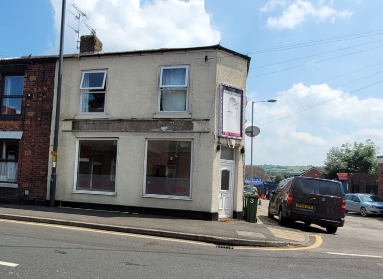 95 Haughton green Road, manchester photo 2