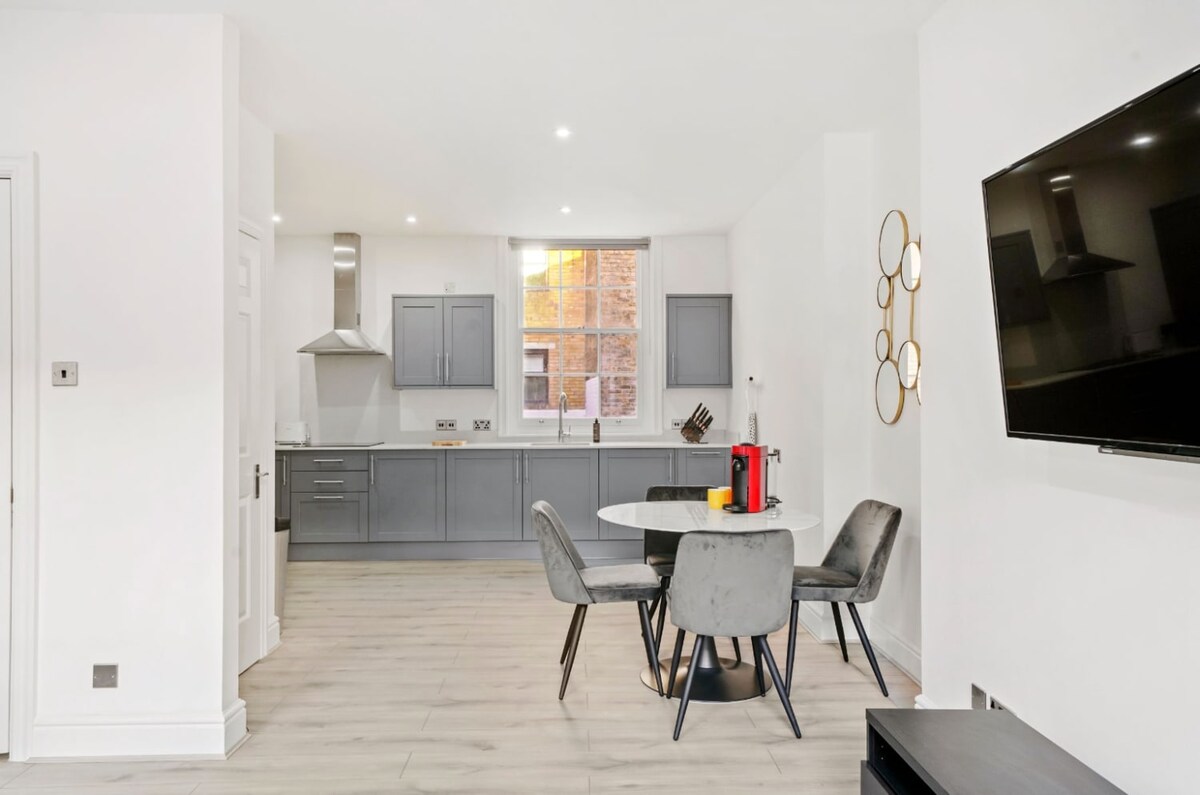 4 Beauchamp Place, London photo 4