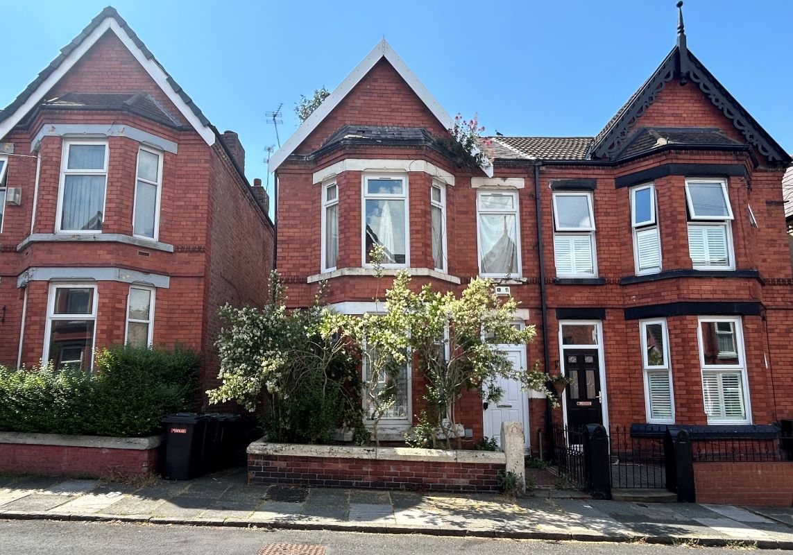 8, Francis Avenue, Prenton photo 2