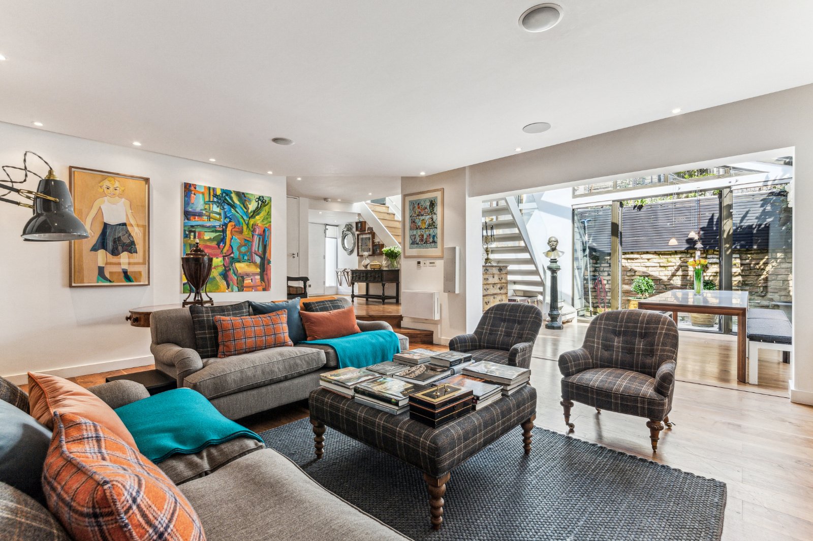 3 bedroom flat for sale