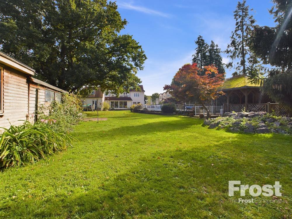 7 bedroom detached house for sale 0