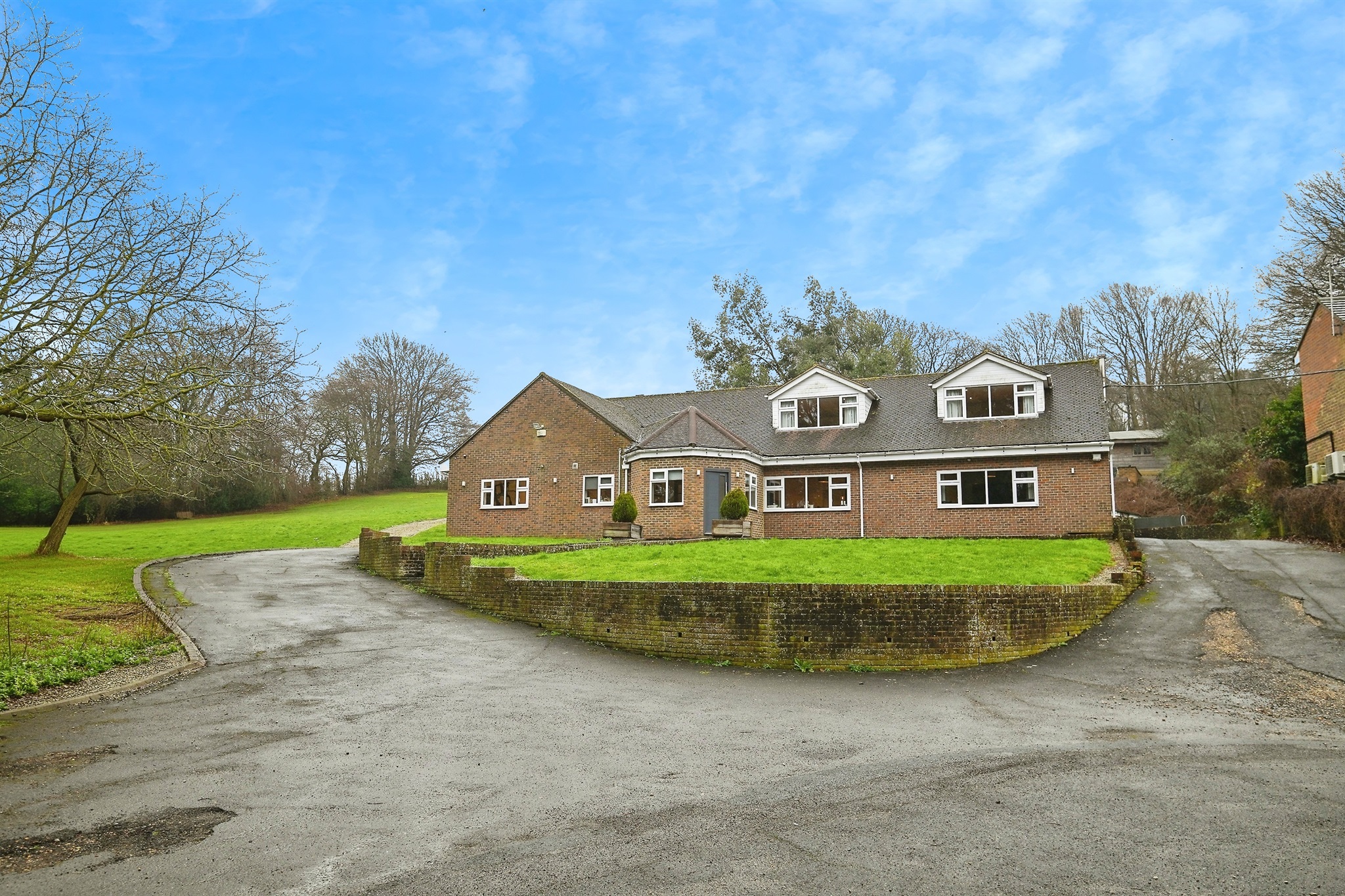 5 bedroom detached bungalow for sale 0