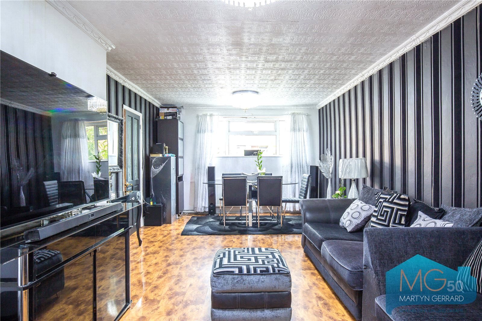 7, George Crescent, London photo 4