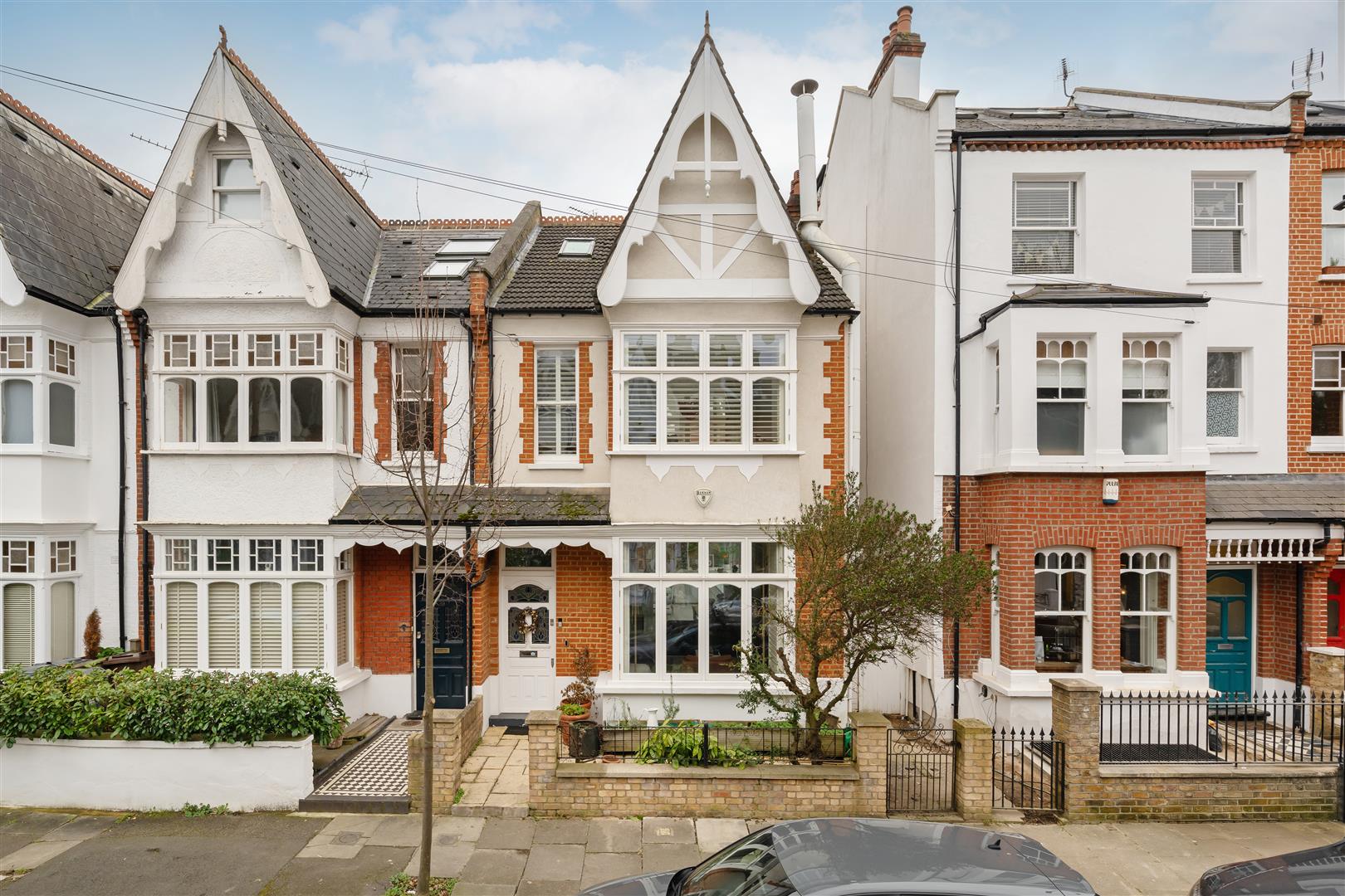 5 bedroom semi-detached house for sale 0