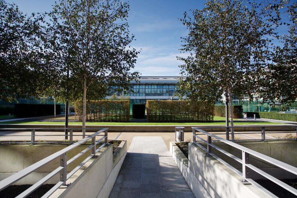 61 Weststand Apartments 3 parking, Highbury Stadium Square, London photo 4