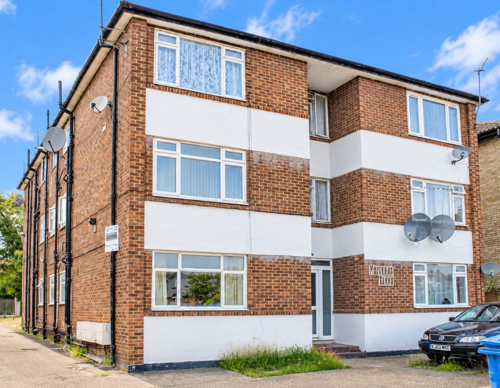 141, Palmerston Road, Wood Green photo 2