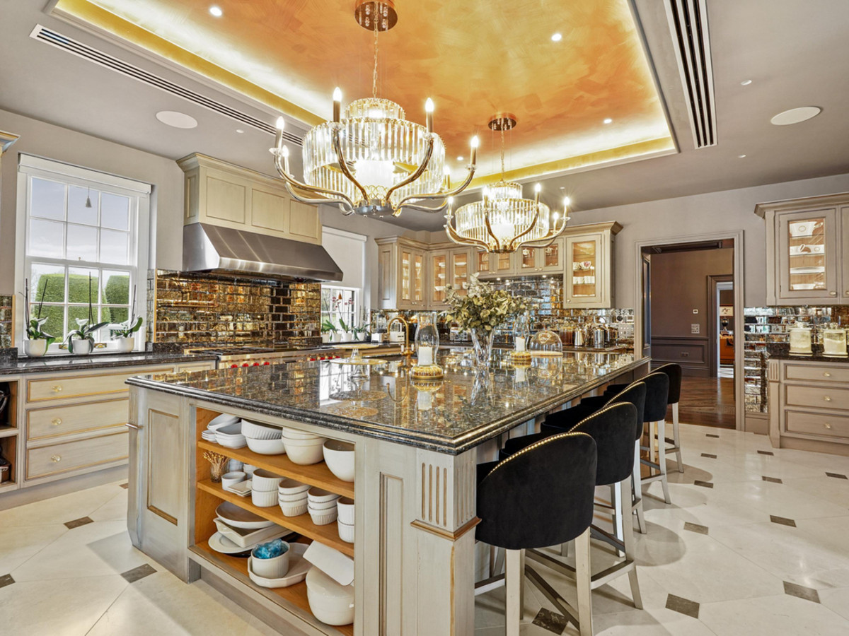 7 bedroom detached house for sale 0