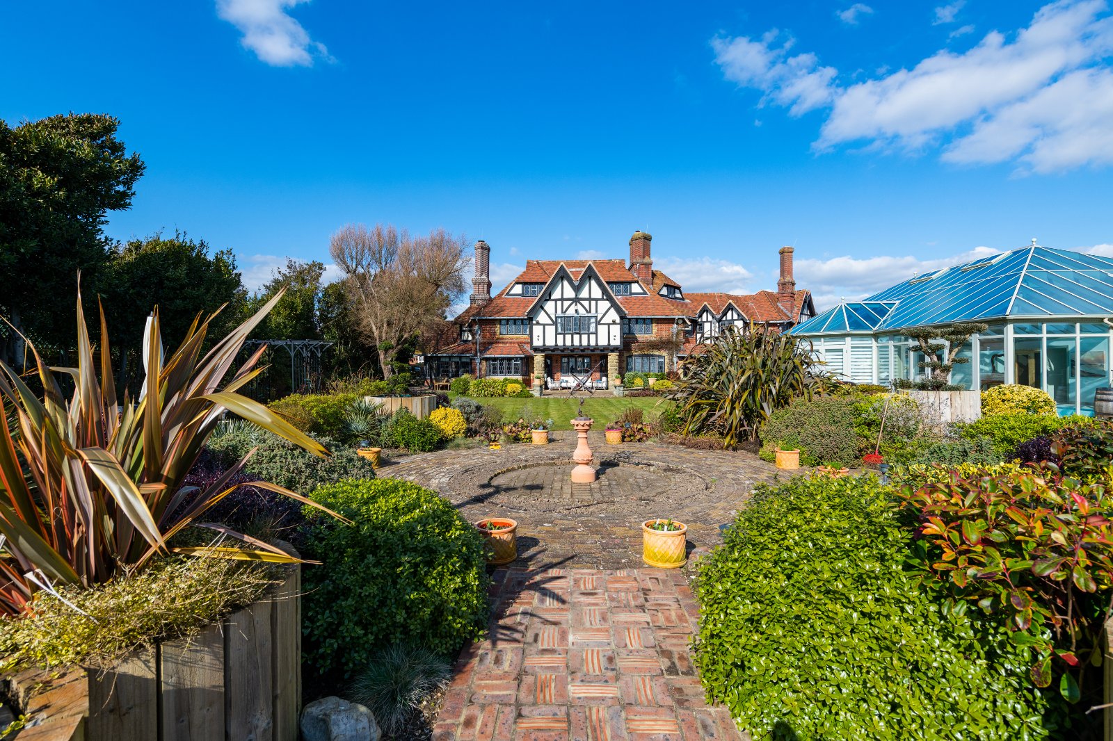 5 bedroom detached house for sale in Aldwick Bay, West Sussex PO21