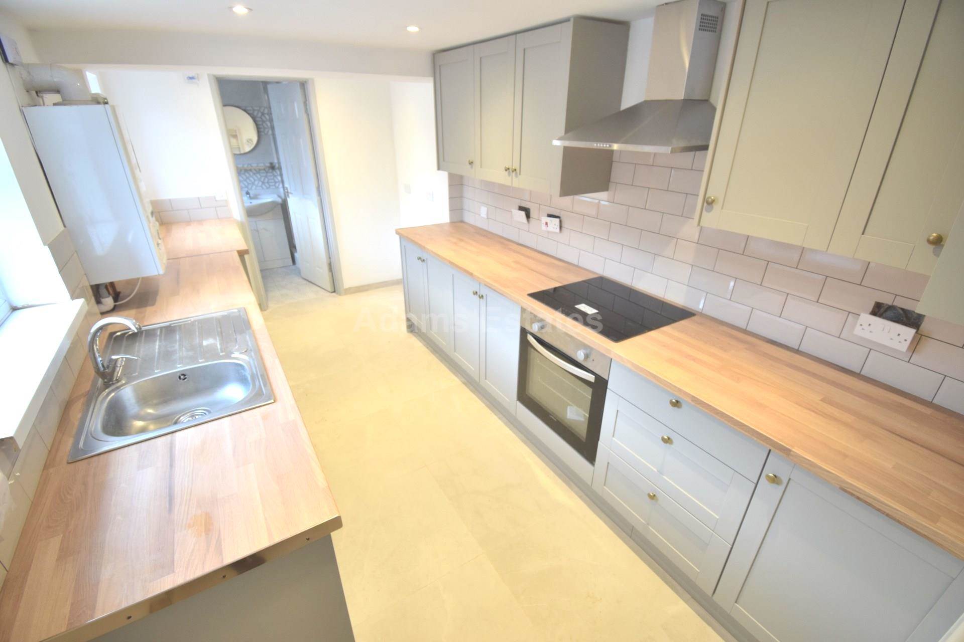 43, Donnington Gardens, Reading photo 4