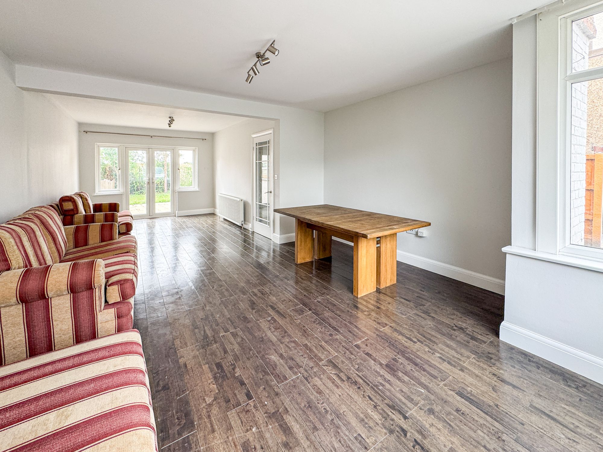 232 Whitchurch Lane, Edgware photo 4