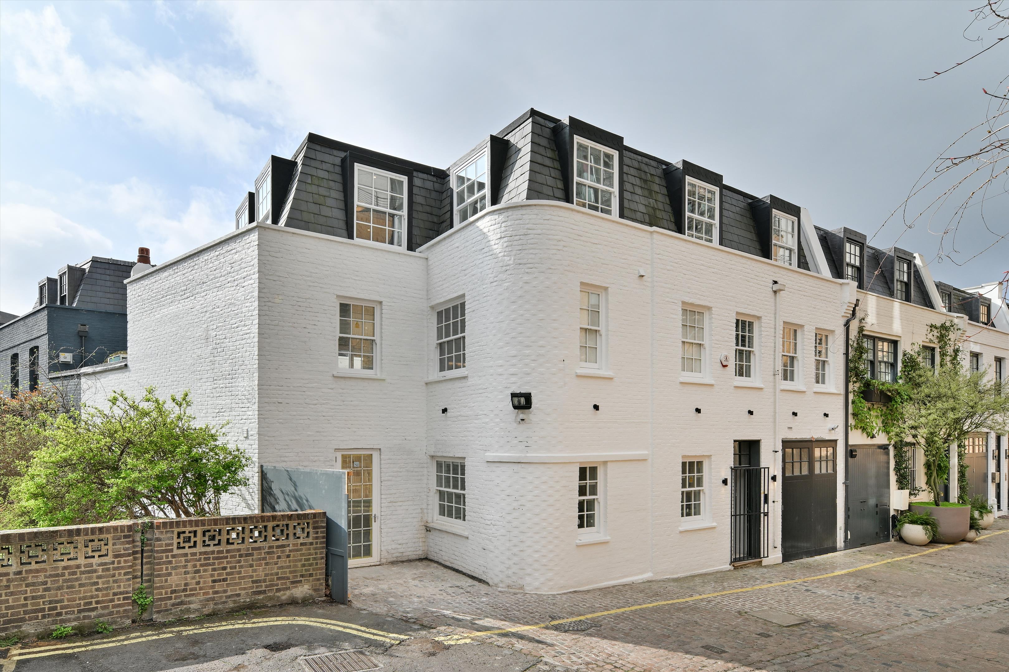 4 bedroom semi-detached house for sale in London