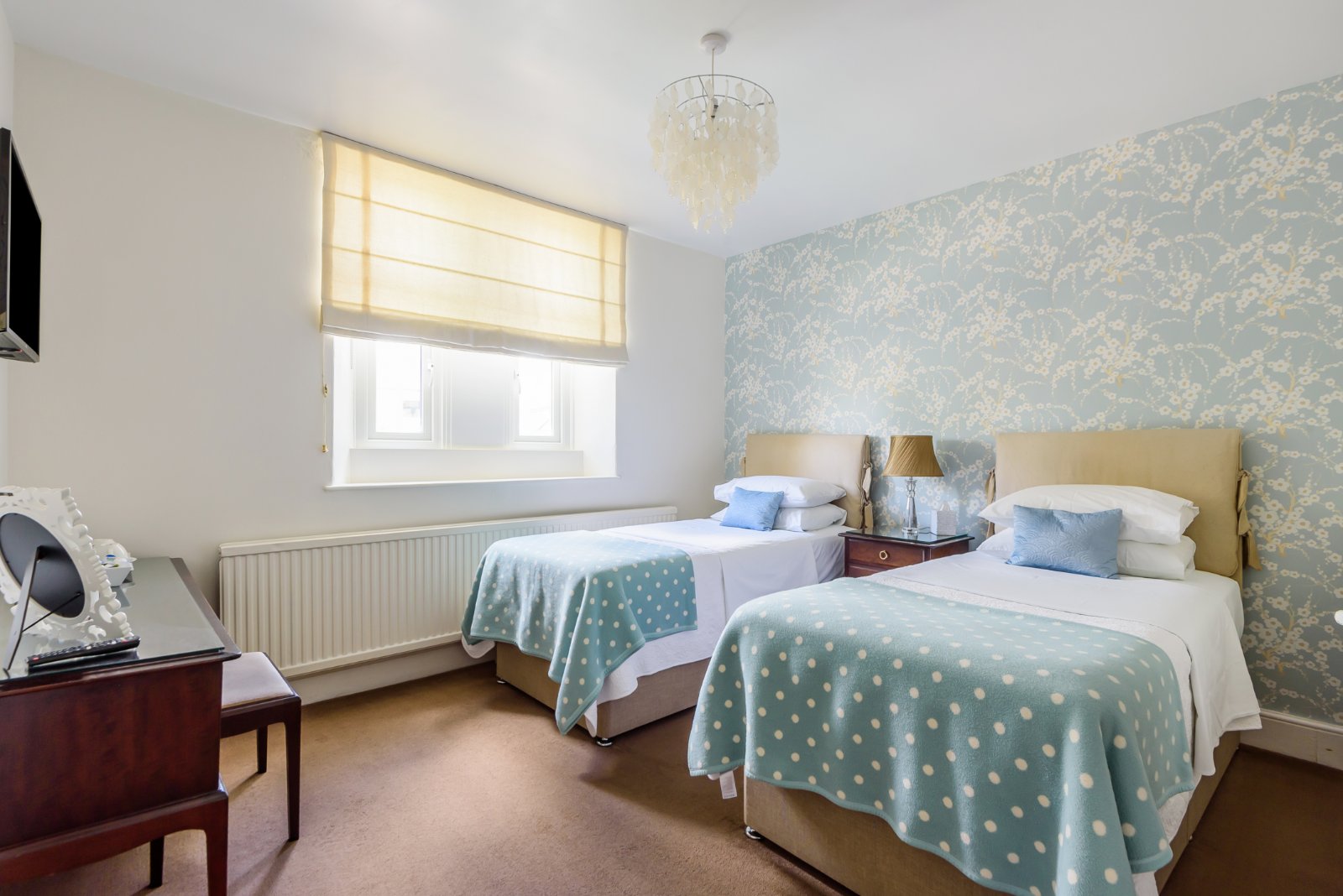 Photos of Victoria Road, Cirencester, Gloucestershire GL7 61908992