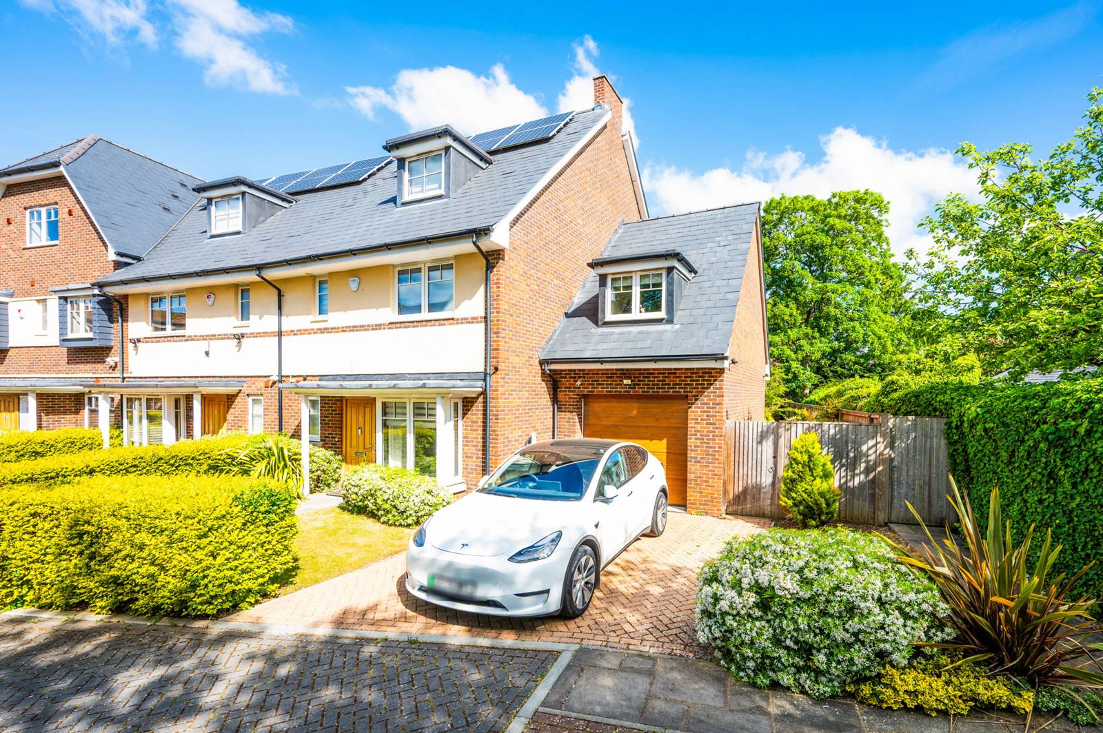 5 bedroom detached house for sale in Reading