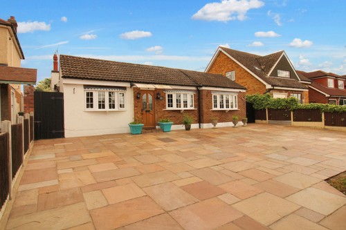 3-bed bungalow on 18, Ascension Road, Greater London, £675,000