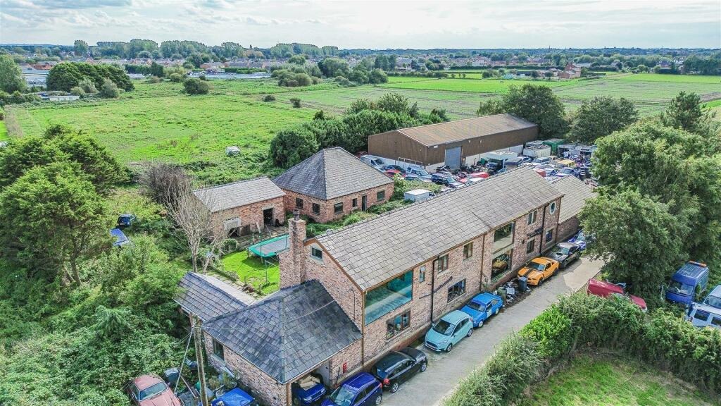 4 bedroom semi-detached house for sale in London