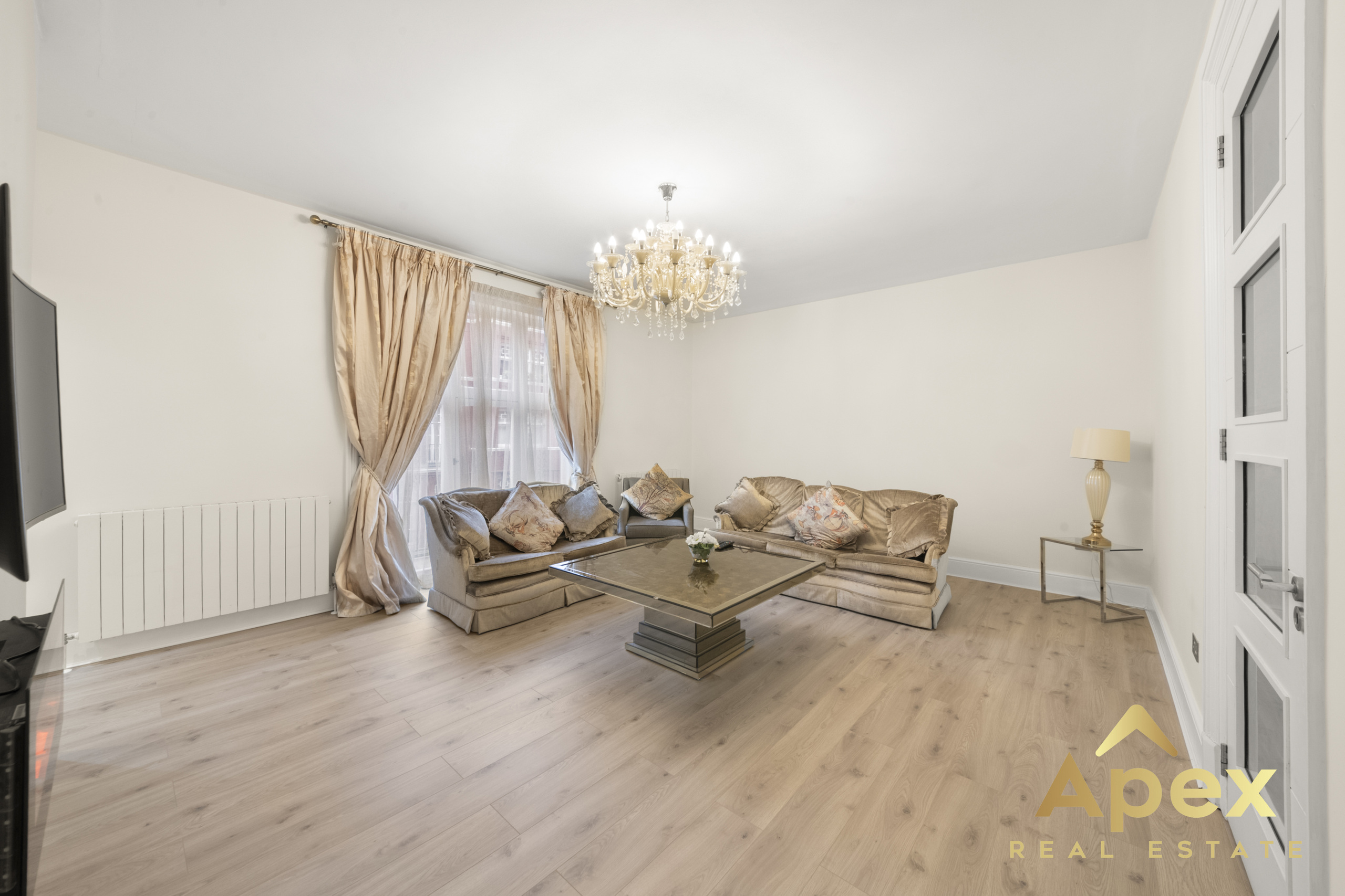 4 bedroom flat for sale 0