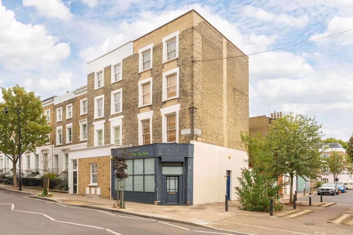 Basement And Ground Floors, 40, Offord Road, London photo 4