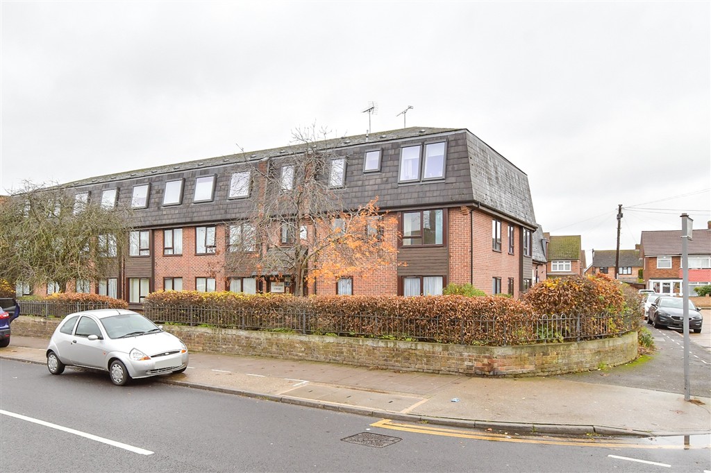 1-bed flat on Mungo Park Road, Rainham, £85,000