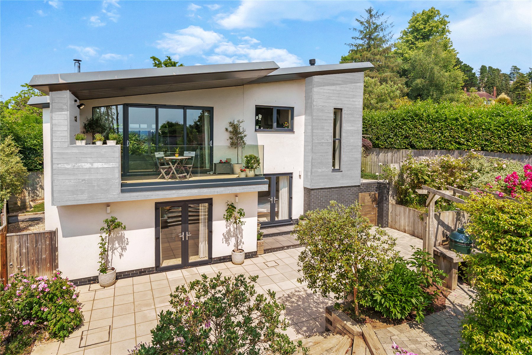 3 bedroom flat for sale