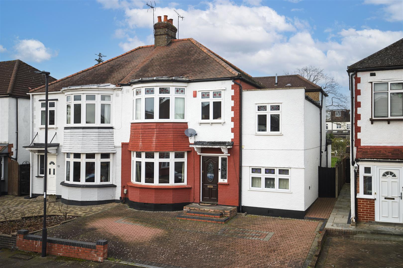 5-bed semi-detached on 19, Ridge Crest, Enfield, £850,000