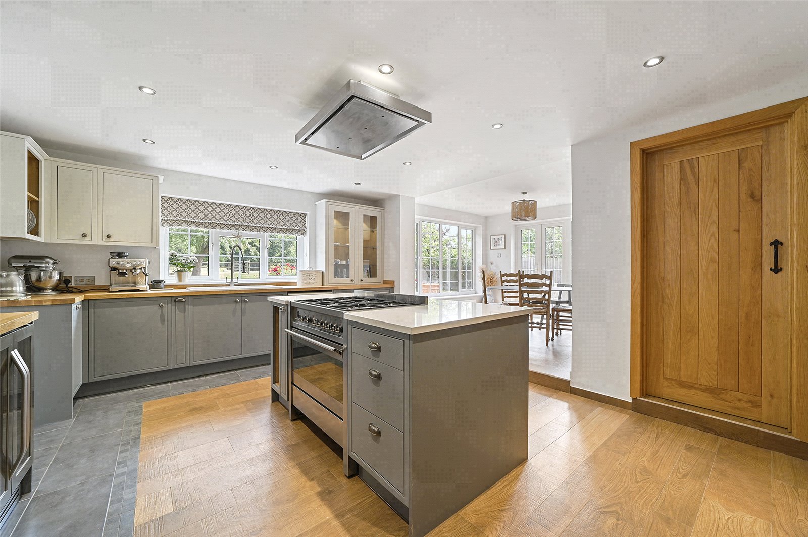 4 bedroom detached house for sale 0