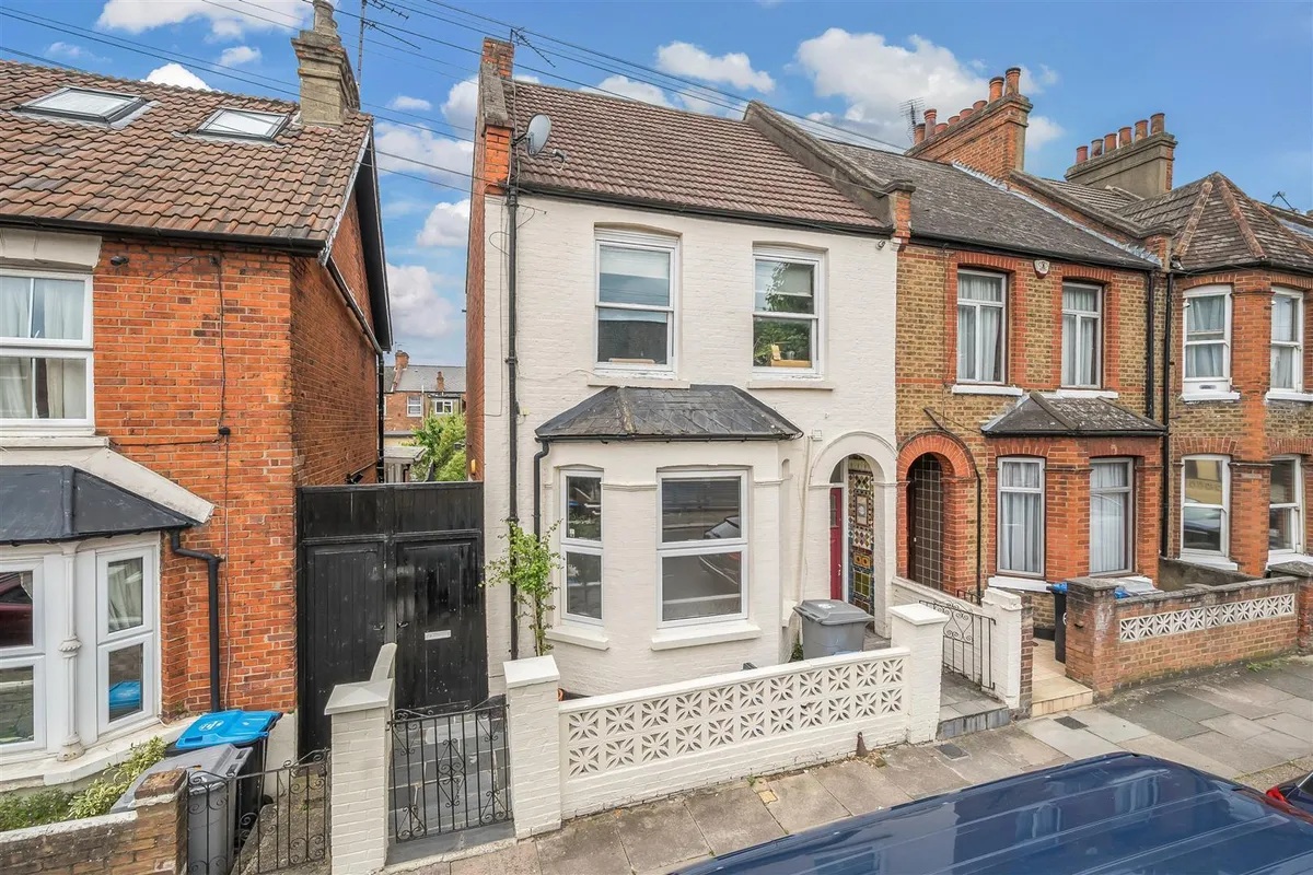 1112, Villiers Road, London photo 2