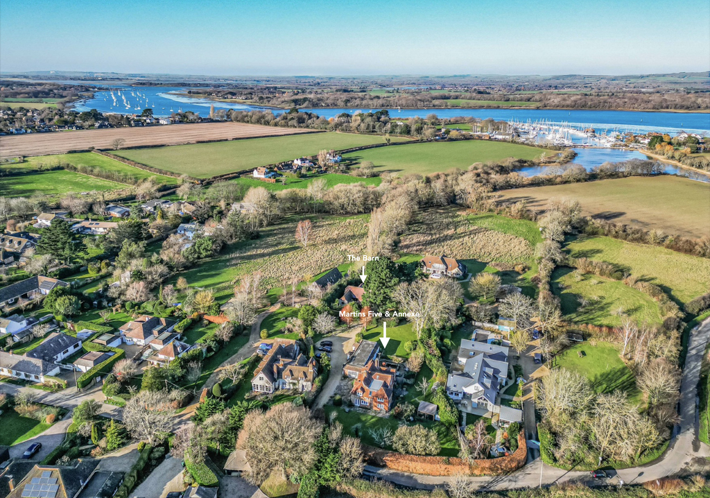 5 bedroom detached house for sale 0