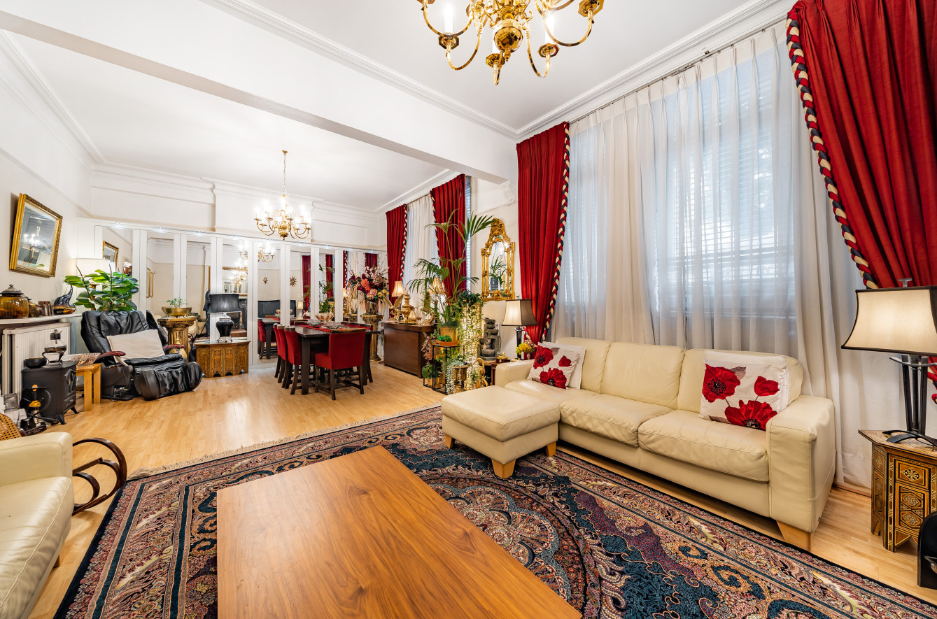 4 bedroom flat for sale 0