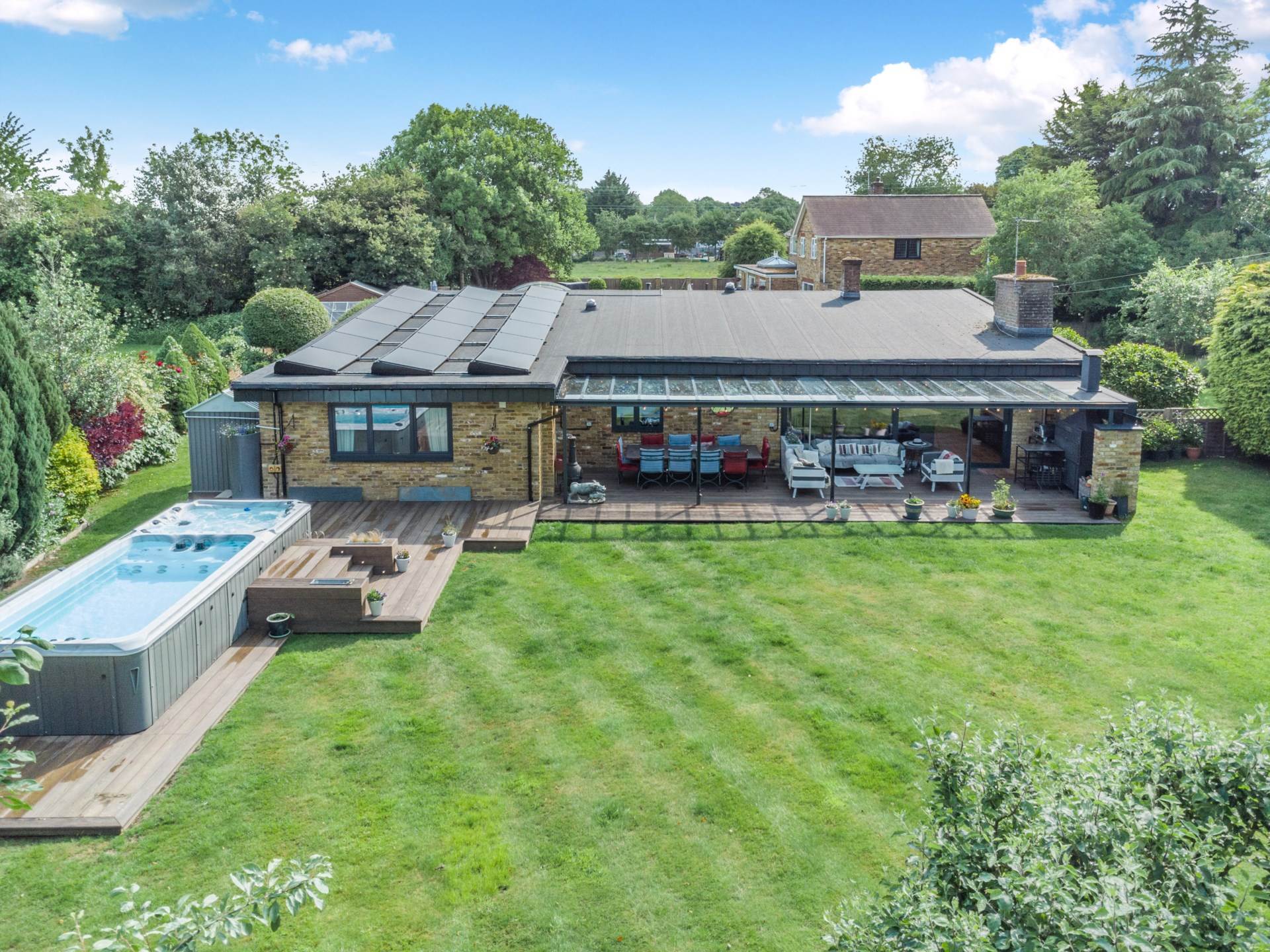 4 bedroom detached house for sale 0