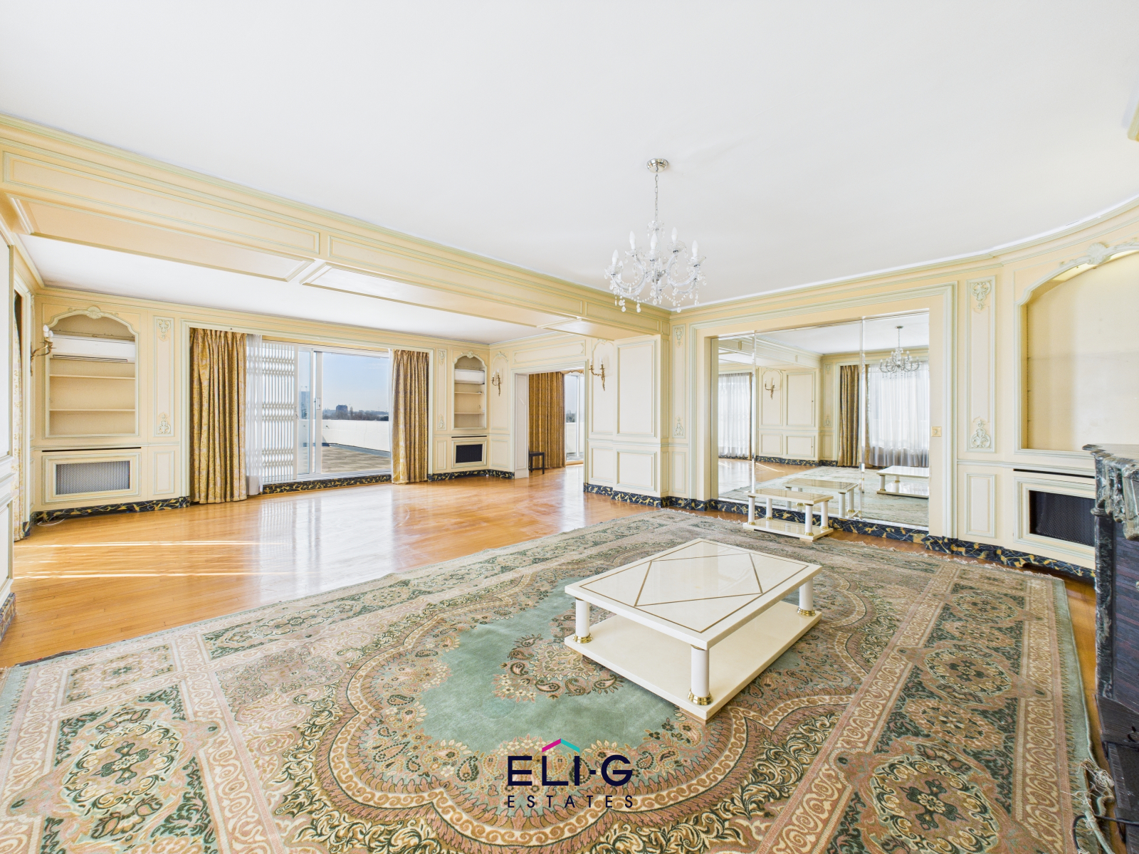 5 bedroom flat for sale 0