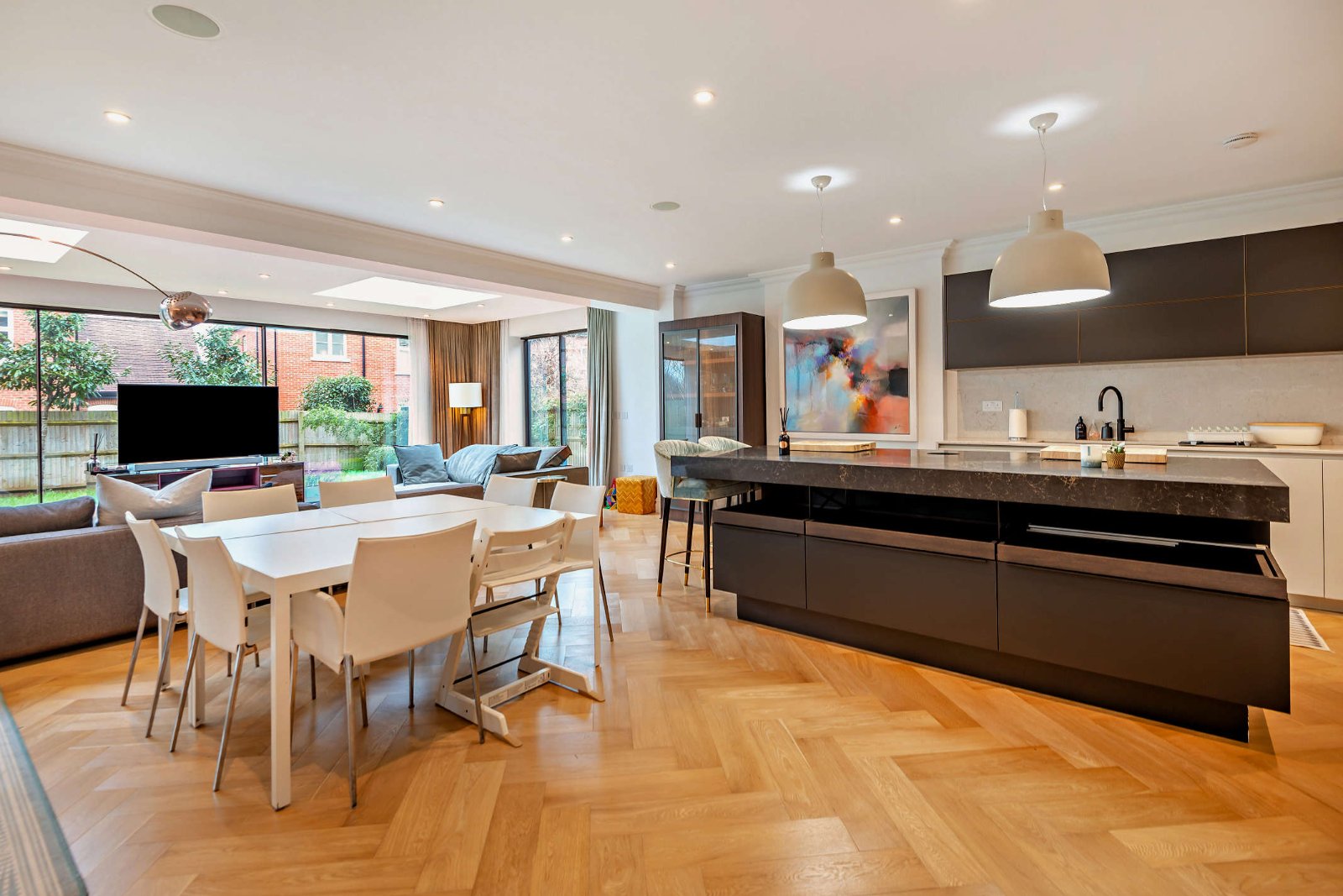 5 bedroom detached house for sale 0