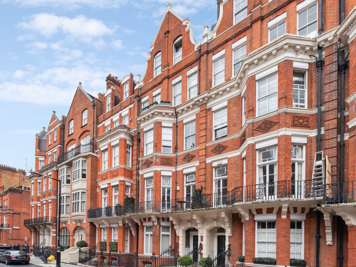 2 bedroom flat for sale