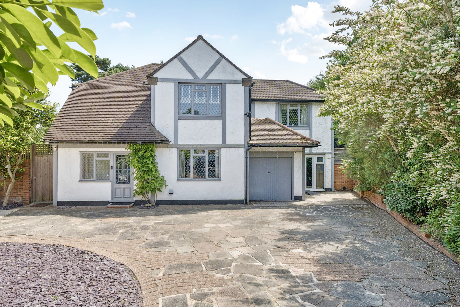 4 bedroom semi-detached house for sale in Weybridge