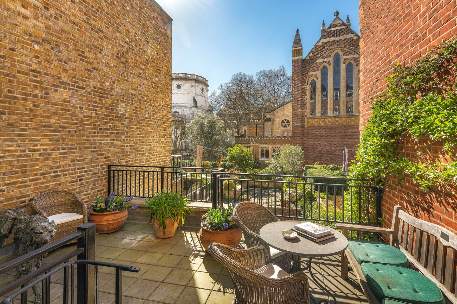 5 bedroom terraced house for sale 0