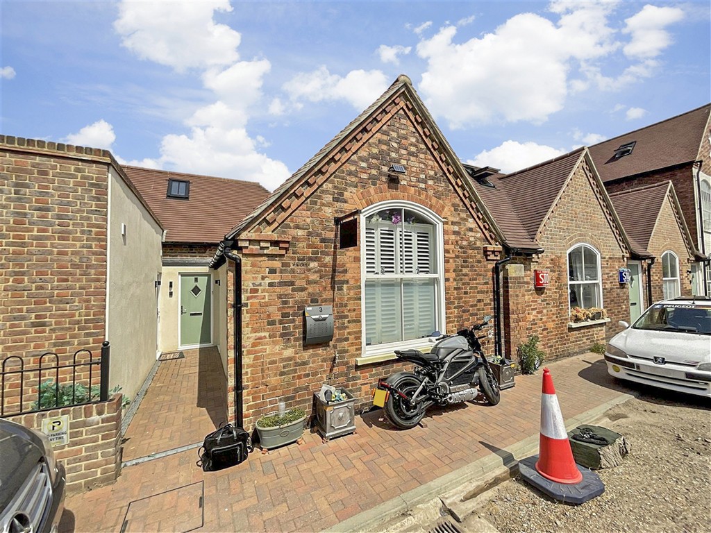 Ansell Road, Dorking photo 2