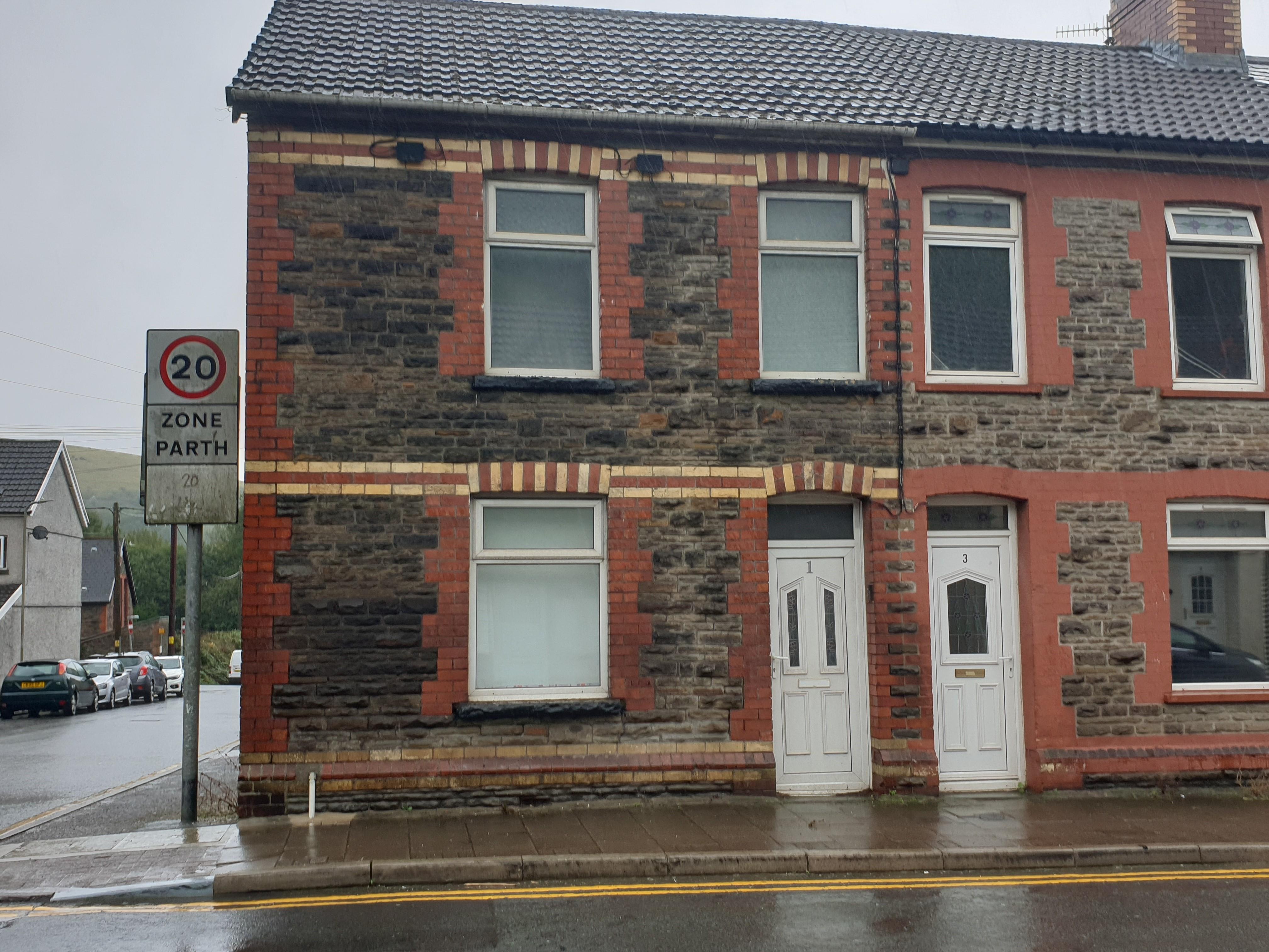 1, CAERPHILLY photo 3