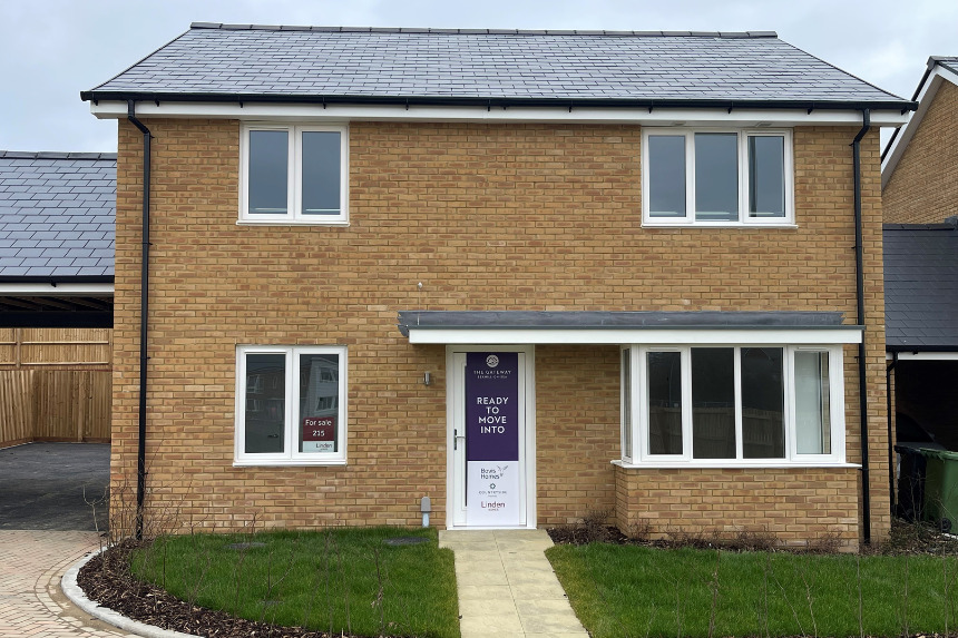 215 Bexhill Linden Exterior