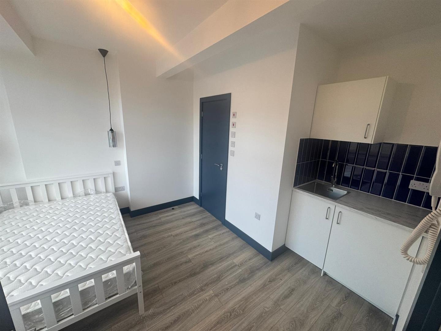 Flat 2, 4, Woodmansterne Road, London photo 2