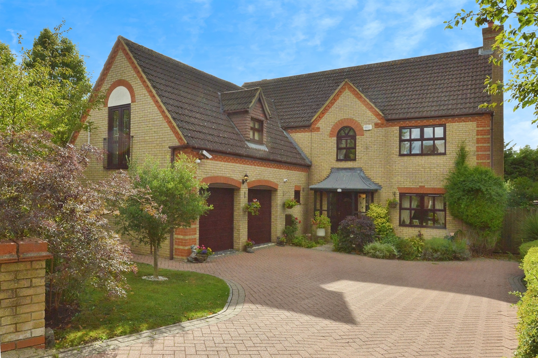 32, Pigott Drive, Milton Keynes photo 2