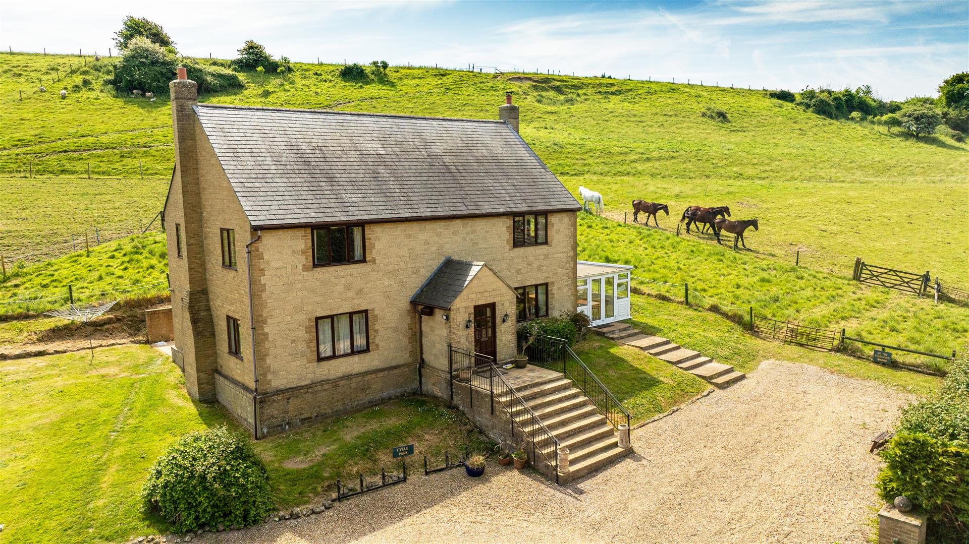 5 bedroom farmhouse for sale 0