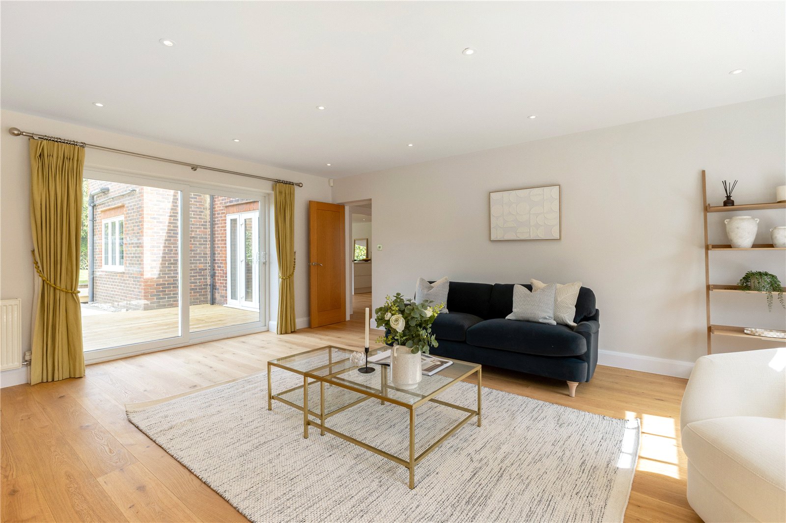 5 bedroom detached house for sale 0