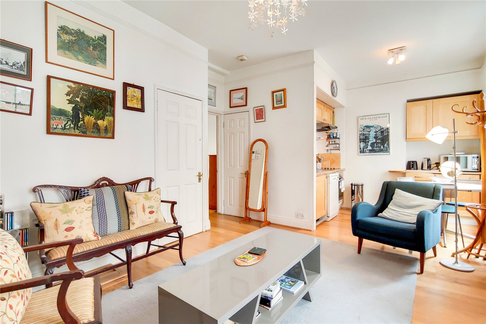 Flat 1, 17, Little Russell Street, London photo 2
