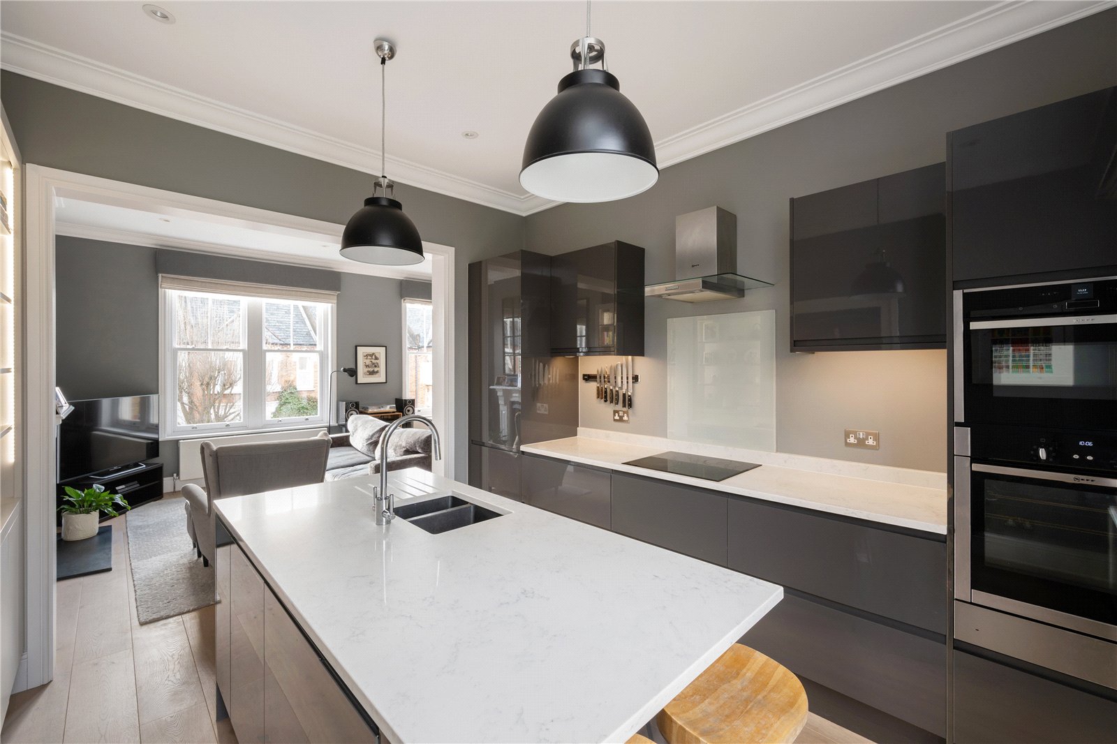 3 bedroom flat for sale 0